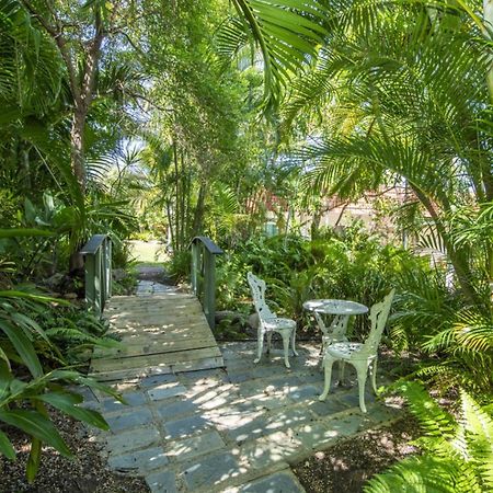 Affordable Island Escape! Queen Studio, Nelly Bay Bagian luar foto
