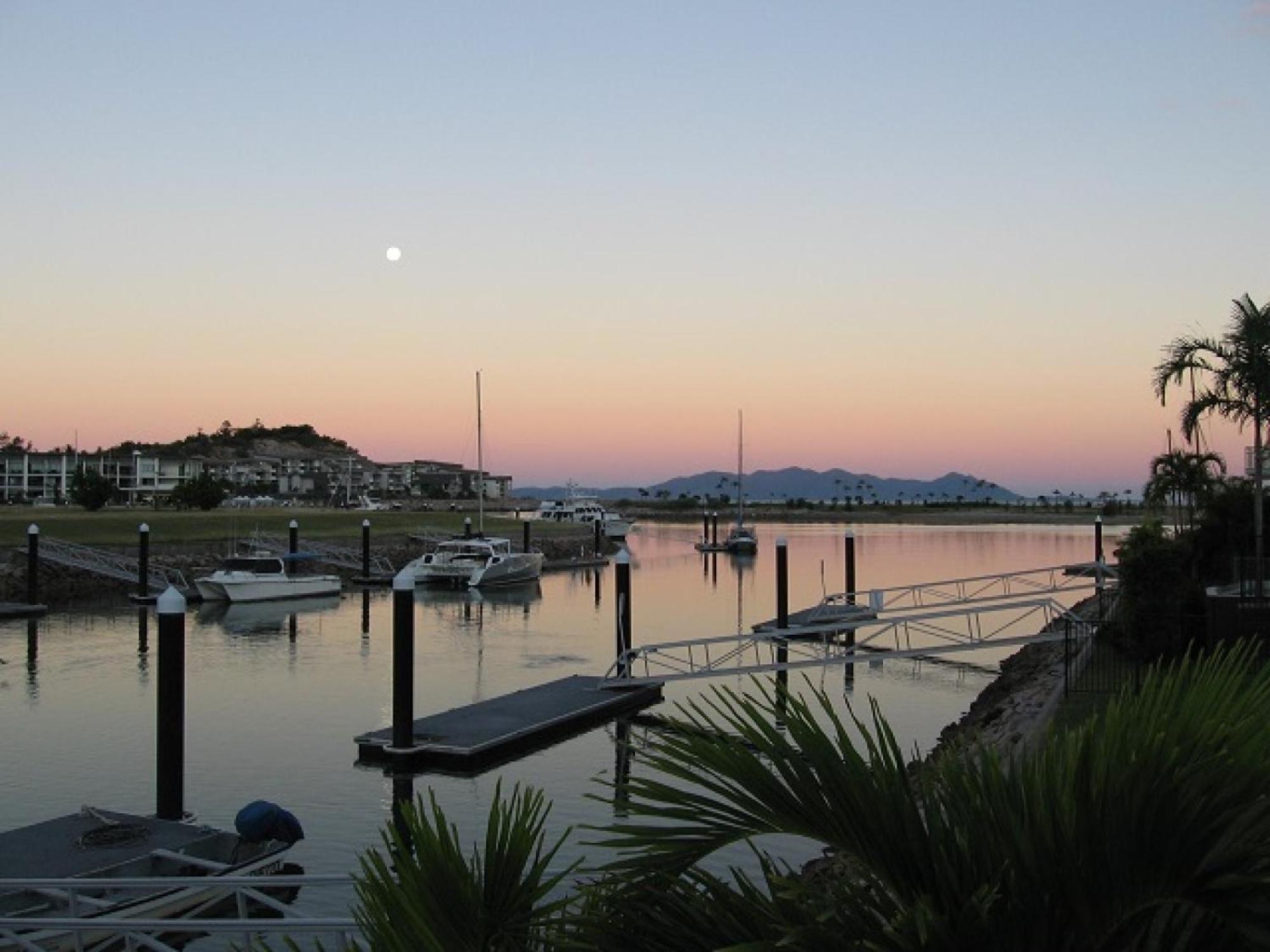 Affordable Island Escape! Queen Studio, Nelly Bay Bagian luar foto