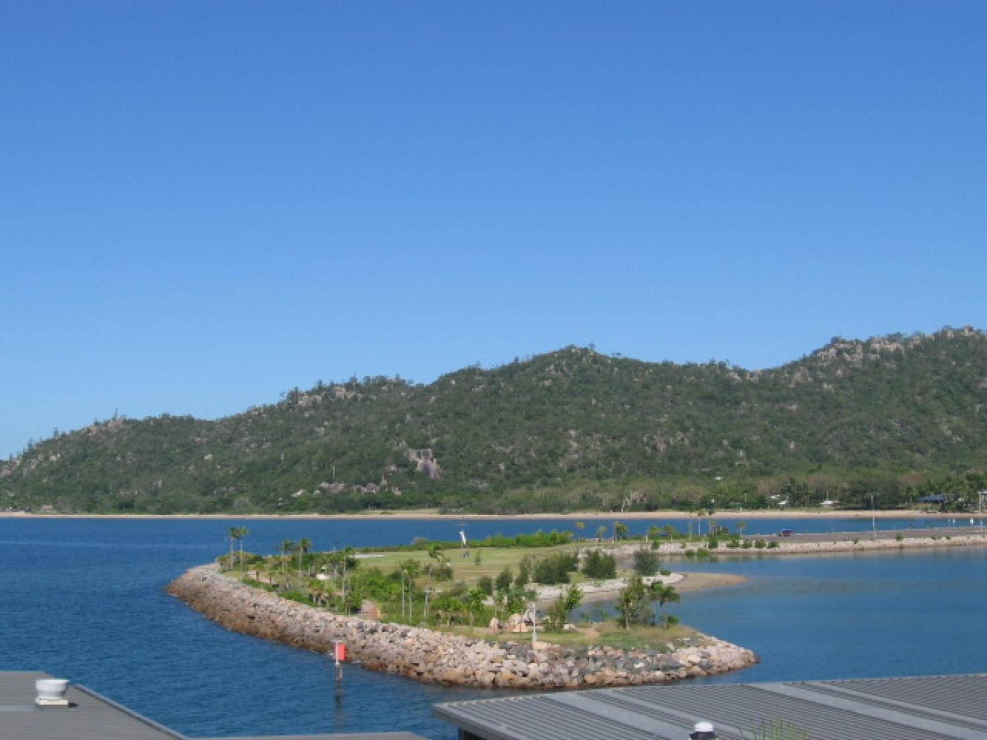 Affordable Island Escape! Queen Studio, Nelly Bay Bagian luar foto