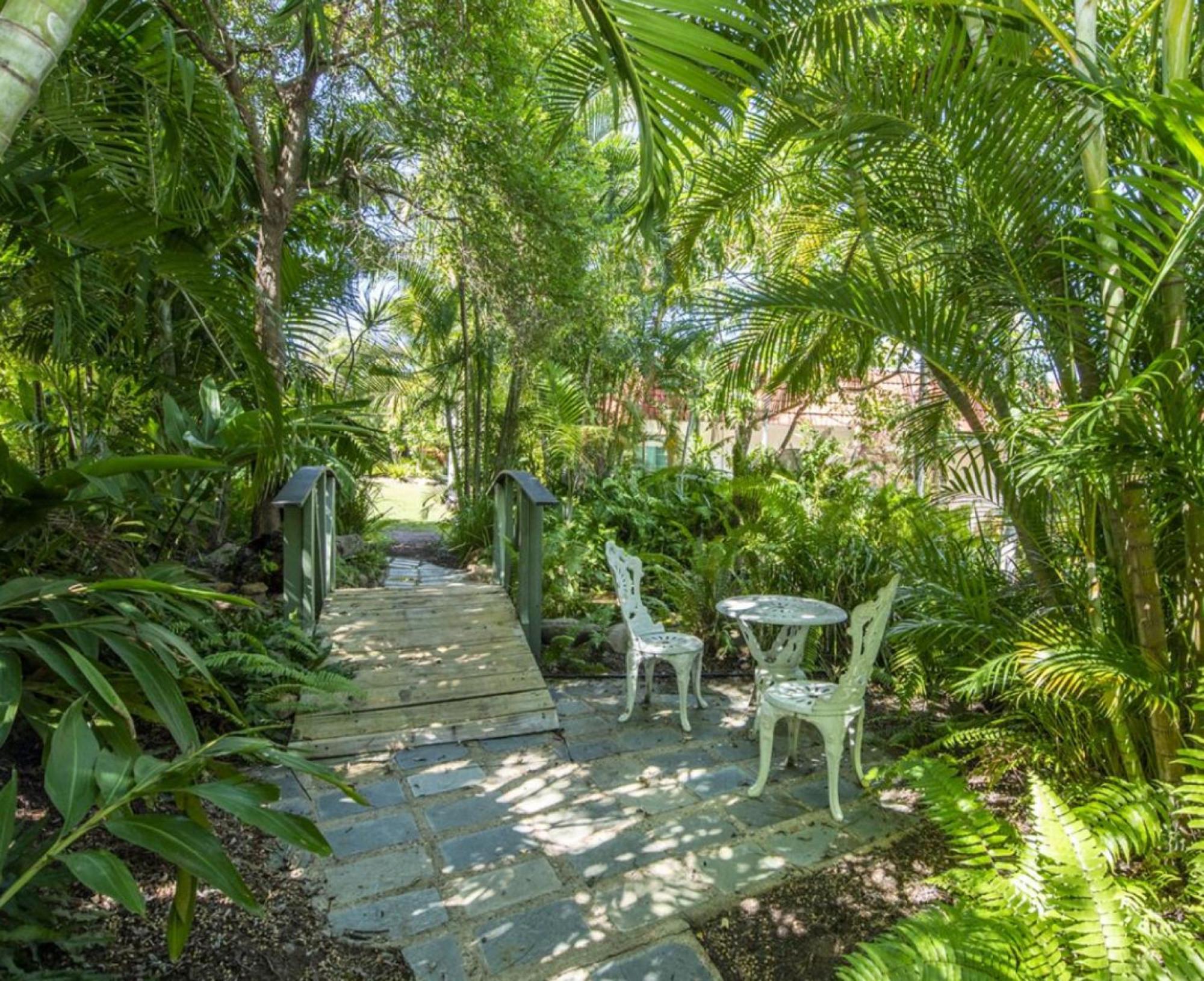 Affordable Island Escape! Queen Studio, Nelly Bay Bagian luar foto